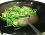 豇豆青椒炒肉片的做法图解6