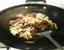 腊肉豆干小米辣的做法图解7