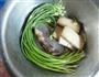 蒜苔炒豆腐干的做法图解1