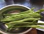 蒜蓉炒四季豆的做法图解1