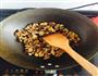 冰糖核桃的做法图解1
