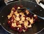 辣子鸡炒藕丁的做法图解3