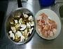 土豆香菇鸡腿的做法图解1