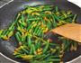 清炒迷你黄瓜的做法步骤3