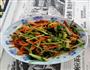 胡萝卜芹菜炒肉的做法图解1