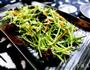 木耳蒜茸炒豌豆苗的做法图解5