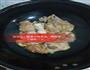 土豆蘑菇炖鸡肉的做法图解3