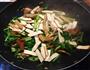西芹香干炒肉的做法图解8