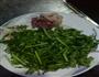 肉丝蒜蓉茼蒿的做法图解1