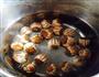 栗子焖排骨的做法图解2