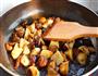 栗子香菇烧茭白的做法图解7