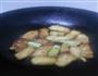 桃胶炒豆腐的做法图解3