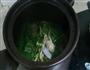 菠菜蚬子蟹味菇汤的做法图解2