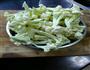 菜花炒肉的做法图解1