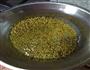 绿豆炖肥肠的做法图解2