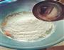 西安姑娘自制鸡蛋饼的做法图解1