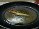 生晒鳘鱼胶煲白鸽汤的做法图解3